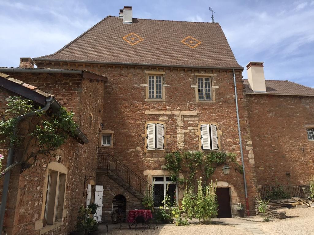 Le Vieux Chateau Bed and Breakfast Leynes Zewnętrze zdjęcie